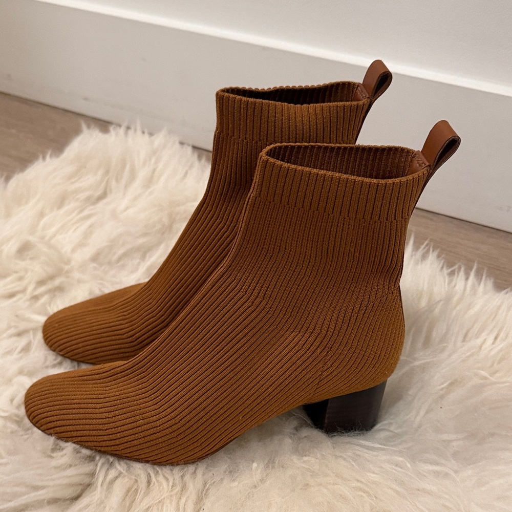 Everlane Tan Ribbed Ankle Booties